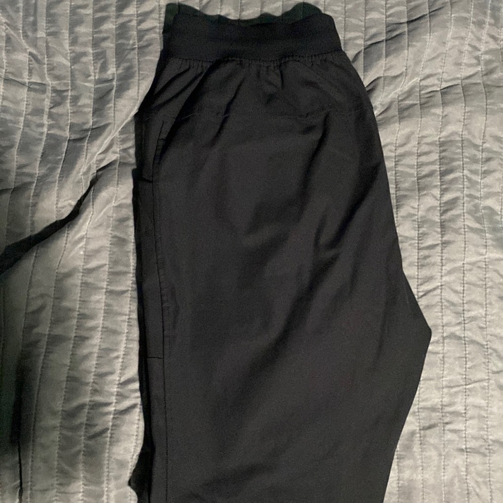 Lululemon ABC Jogger Pants Mens M. Shorter Length Black. Worn twice.